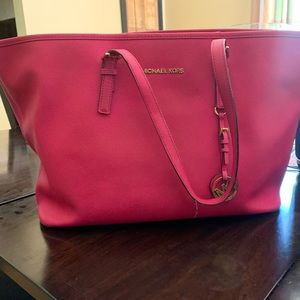 Michael Kors Jet Set Travel Tote